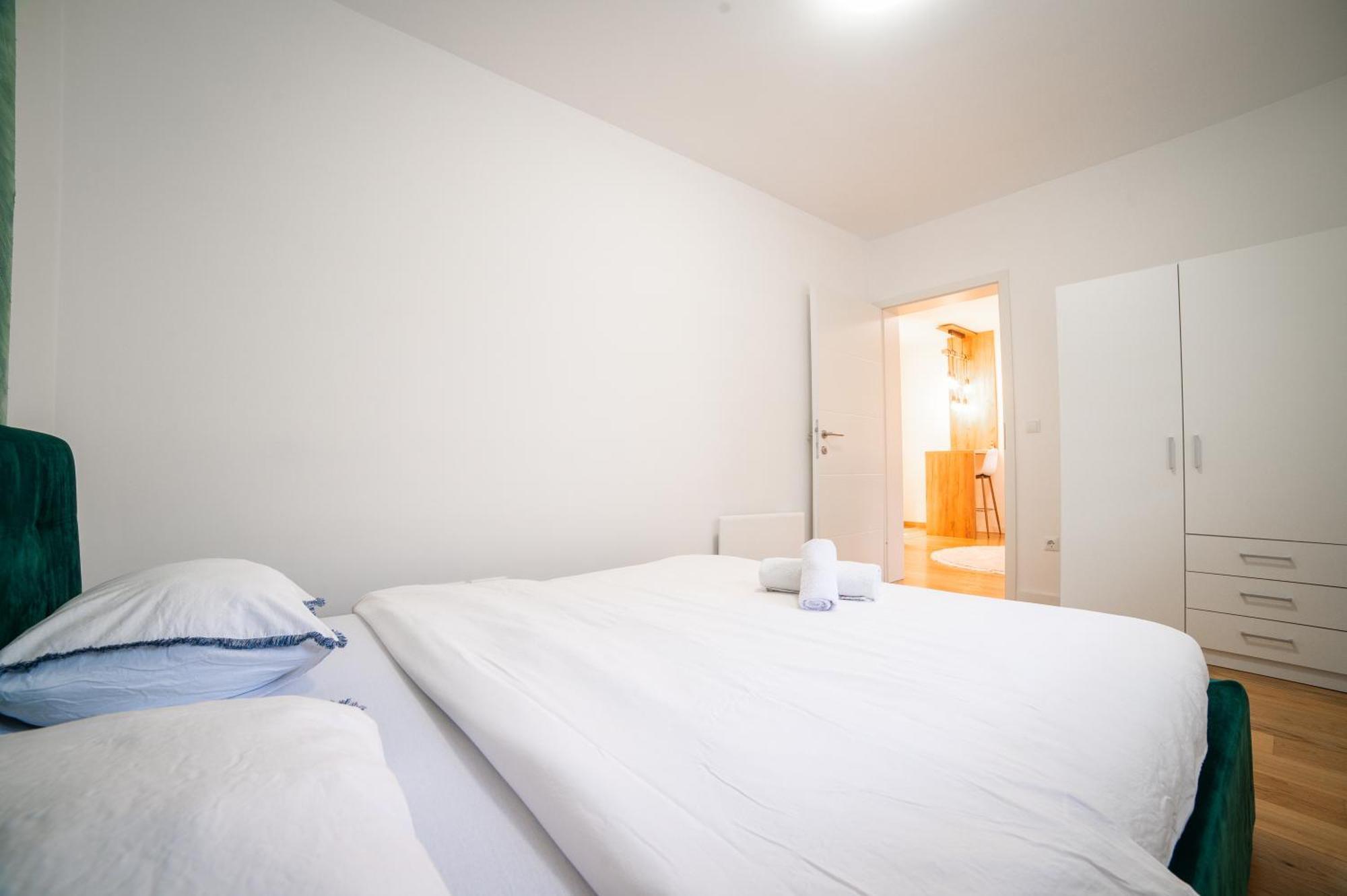 Apartment Vila Idila Tuzla Exterior photo